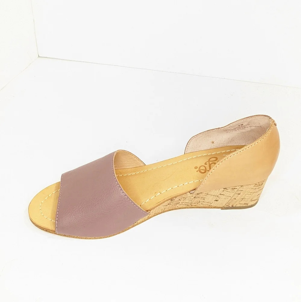 NWOT Latigo leather sandals